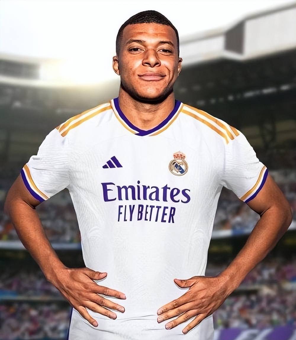 梅西夺冠后发动态庆祝！始终强调团队！还感谢工作人员和管理层！（梅西夺冠后发文庆祝：强调团队并致谢工作人员与管理层）