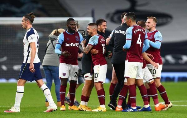 卫报：热刺有意富勒姆左后卫罗宾逊，也会寻找一名攻击型中场（卫报：热刺看中富勒姆左后卫罗宾逊，同时寻觅一名进攻型中场）