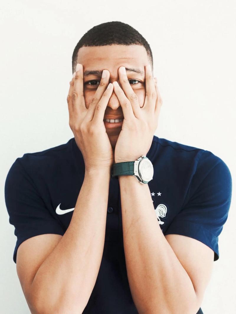 梦回巅峰！克莱上半场一分未得，下半场投进6记三分轰23分（克莱半场挂零，下半场飙进6记三分独砍23分）