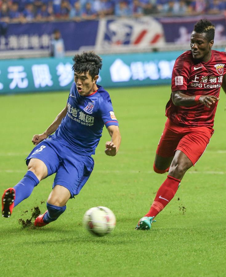 告别队长，热刺球员赛后在球场上将孙兴慜高高抛起（赛后致敬队长，热刺众将在场上把孙兴慜抛起庆祝）